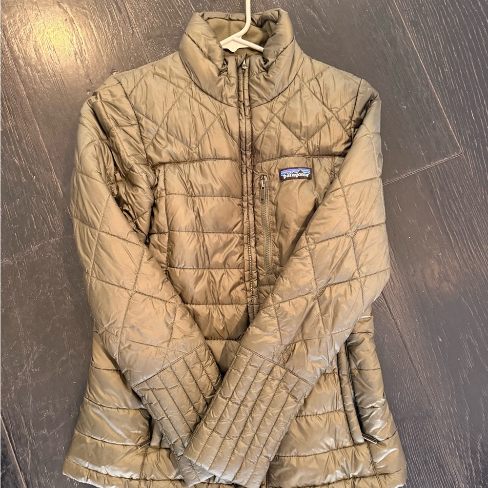 Patagonia Women's Radalie Quilted Puffer Jacket - Olive Green